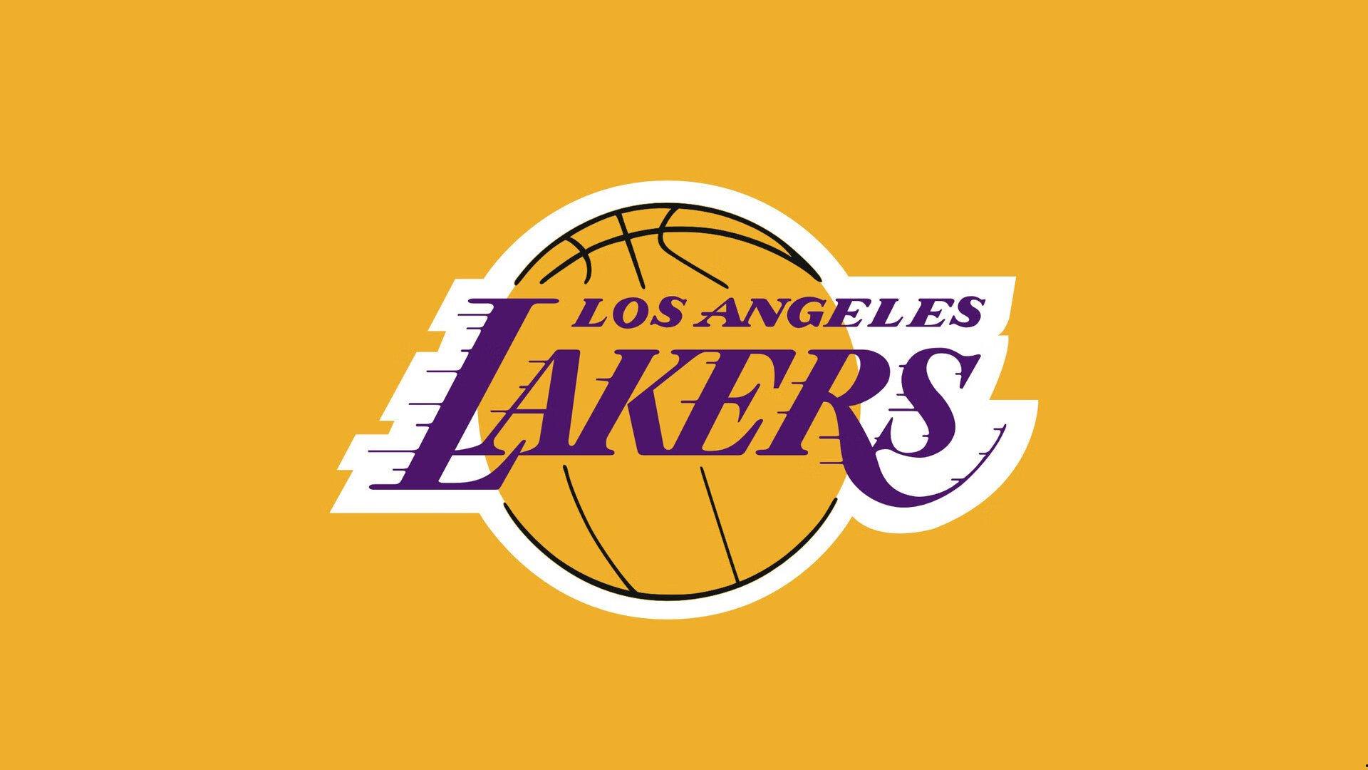 传奇齐聚诺坎普！小罗普约尔领衔名宿观赛团 国家德比前合影引爆回忆杀